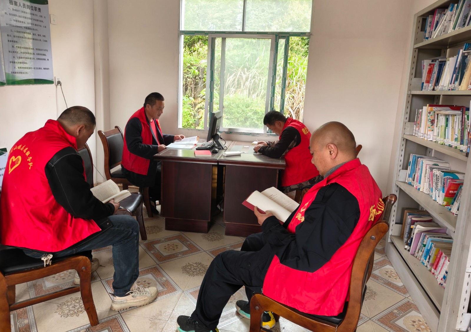 阅读点亮乡村 书香浸润乡风——断龙山镇“全民阅读活动周”