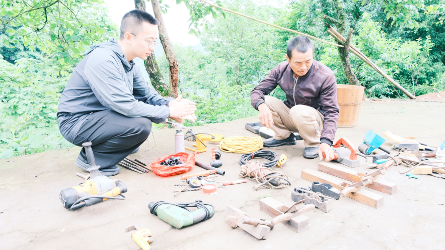 不退休的“养老院院长“：古丈县岩头寨镇老寨村千金组组长向昌富