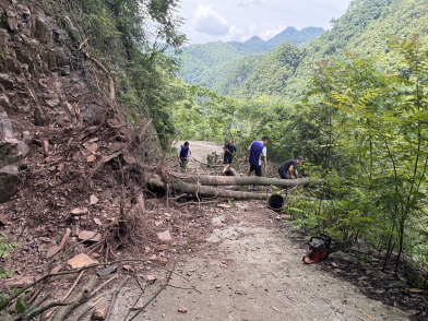 高峰镇：严防强降雨风险 全力筑牢安全防线