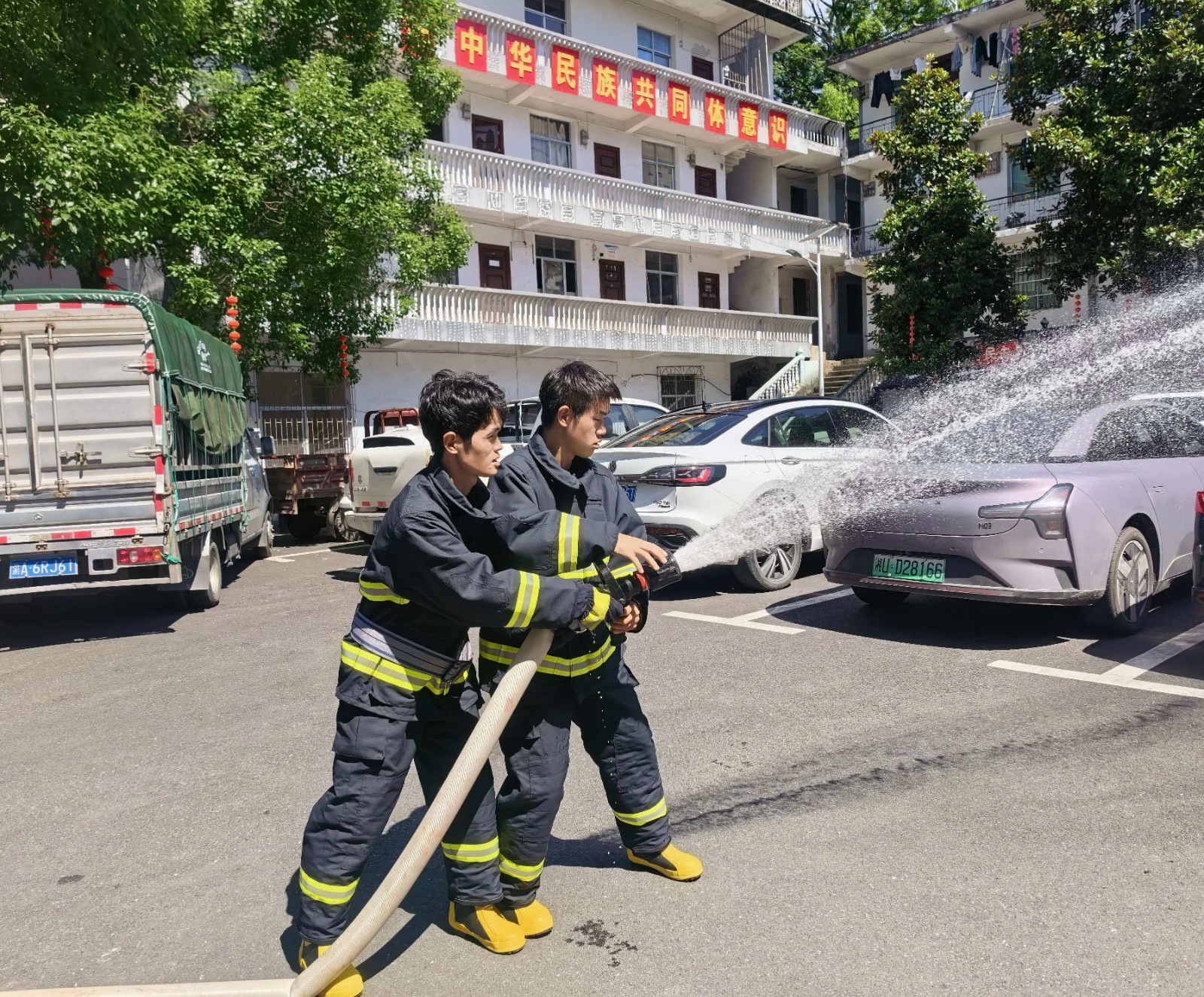 以练促防强本领 抓实培训筑防线——断龙山镇开展消防实战拉练及村级实操培训