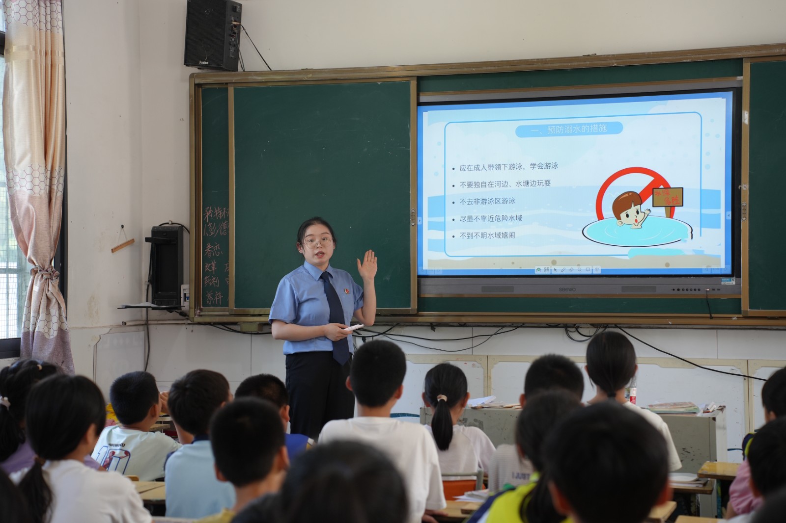 古丈县岩头寨镇举行“浓情端午 安全同行”青少年传统文化体验暨安全自护教育活动