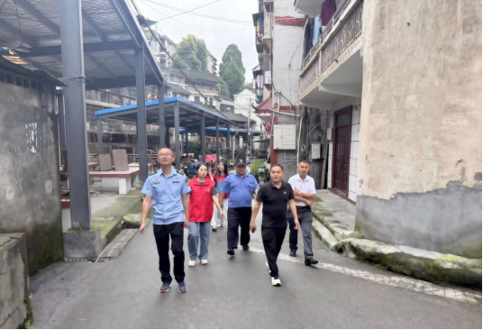 古阳镇车站社区：日夜攻坚除隐患，联动多部门开展安全排查专项整治行动